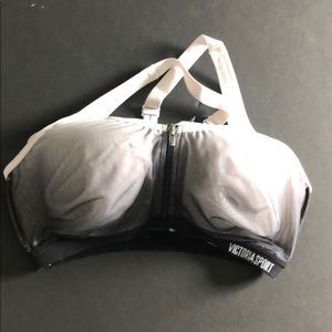 Victoria secret knockout sports bra 36DDD